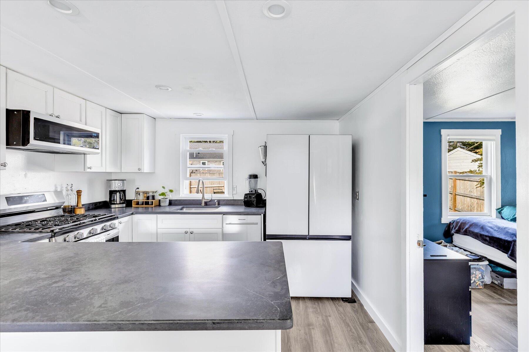 25 Raspberry Lane Marstons Mills, MA 02648 - Photo 4 of 34 18-Y1A6351