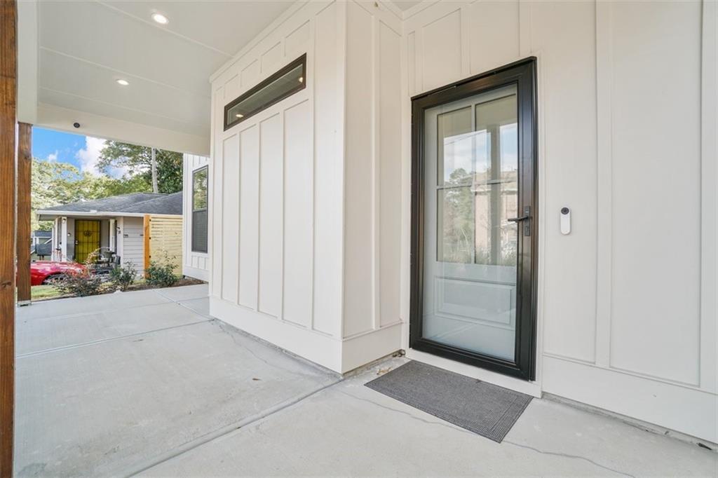 3510 Thompson Drive Northwest Atlanta, GA 30331 - Photo 3 of 28 an empty room with windows and closet