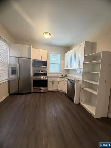 $3,600 | 70 Charles Street, Unit 2, Jersey City, NJ 07307