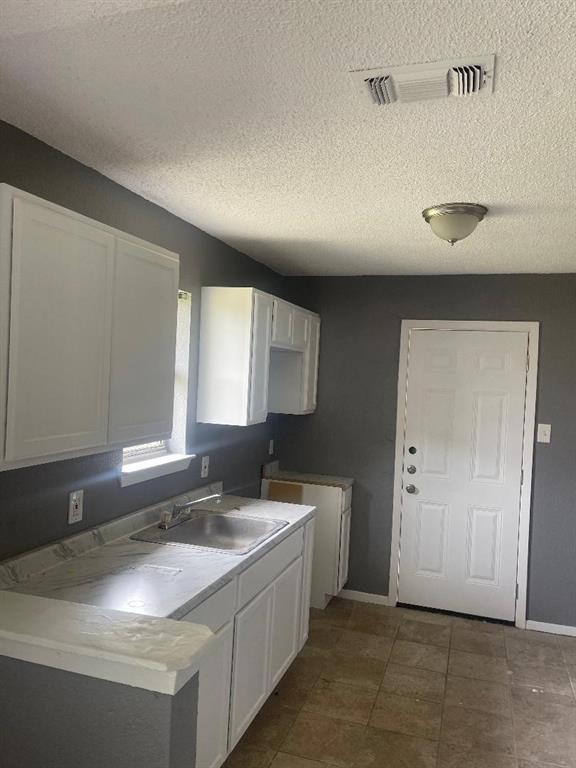 5336 Flamingo Road Fort Worth, TX 76119 - Photo 6 of 12