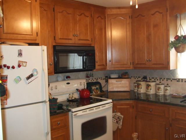 895 Cold Spring Road Allentown, PA 18103 - Photo 11 of 22 Gallery Image 11