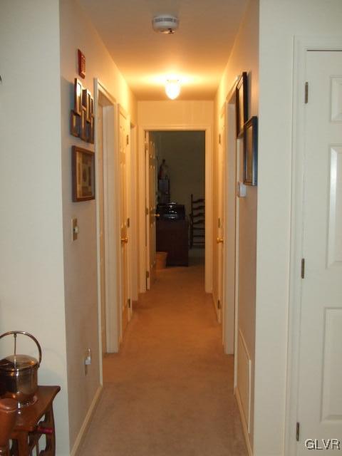 895 Cold Spring Road Allentown, PA 18103 - Photo 3 of 22 Gallery Image 3