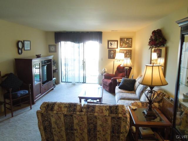 895 Cold Spring Road Allentown, PA 18103 - Photo 5 of 22 Gallery Image 5