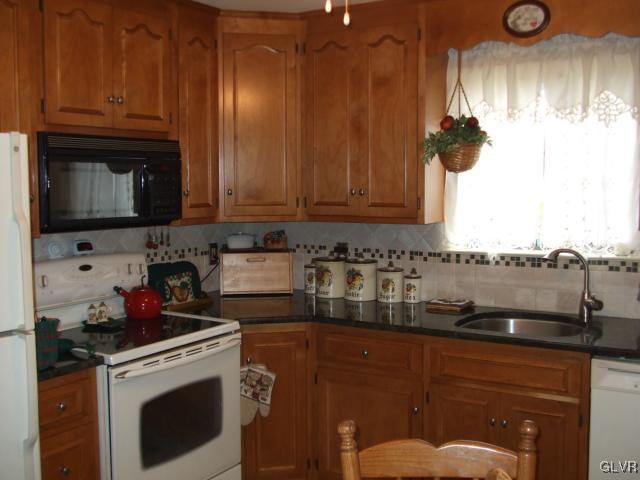 895 Cold Spring Road Allentown, PA 18103 - Photo 10 of 22 Gallery Image 10