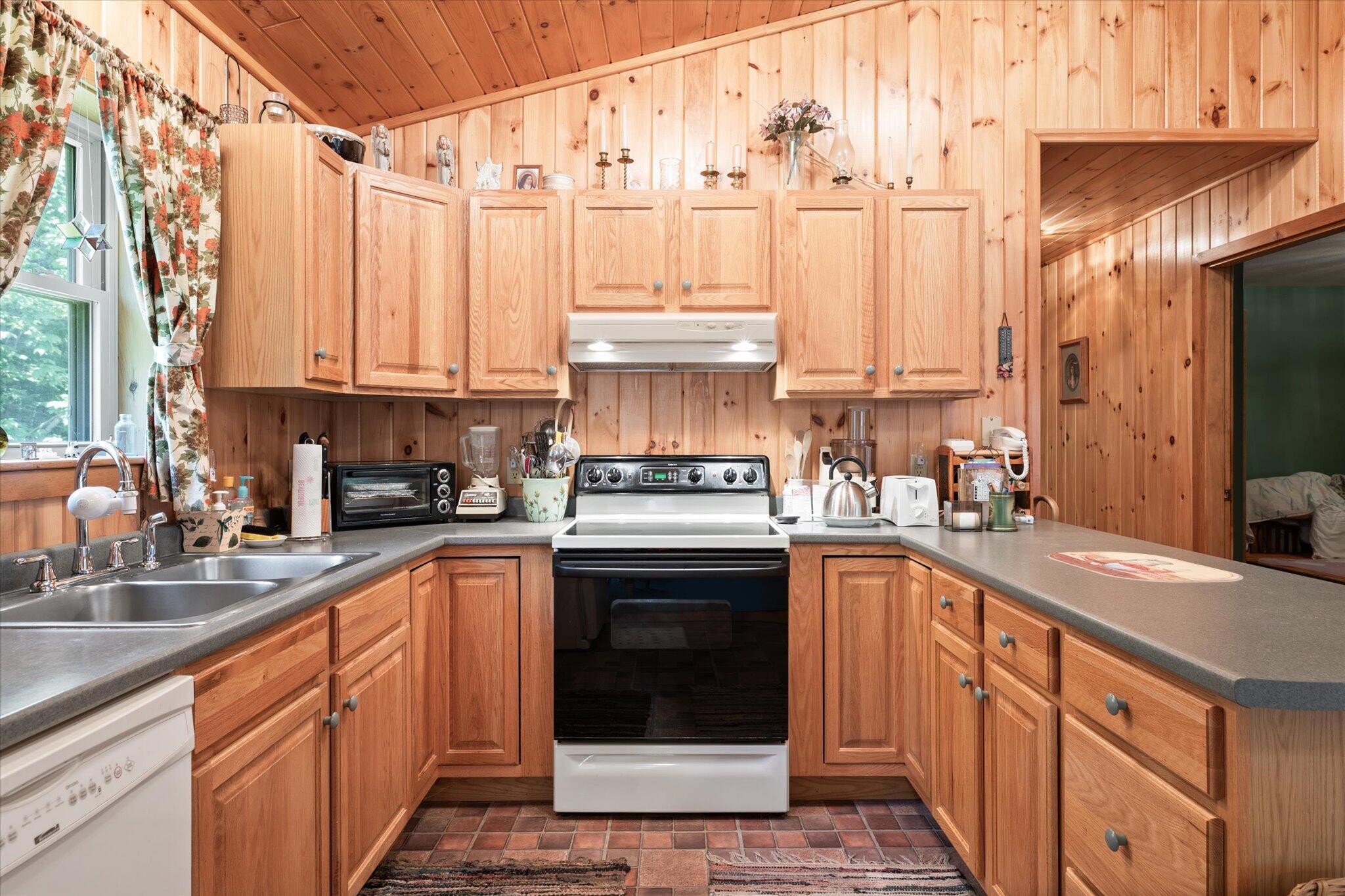891 Tar Ridge Road Springfield, ME 04487 - Photo 11 of 42 891 Tar Ridge Rd