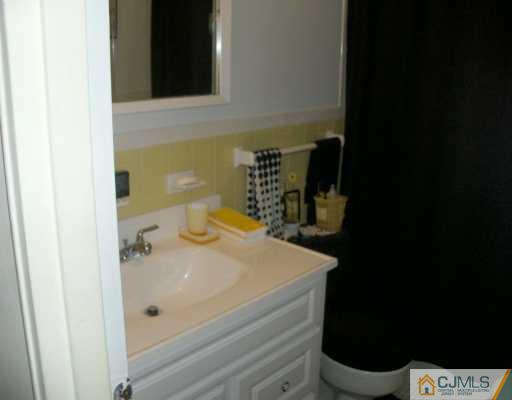 182 Evergreen Road, Unit 4A Edison, NJ 08837 - Photo 5 of 8 Gallery Image 5