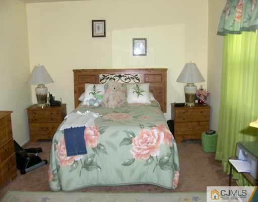 182 Evergreen Road, Unit 4A Edison, NJ 08837 - Photo 6 of 8 Gallery Image 6