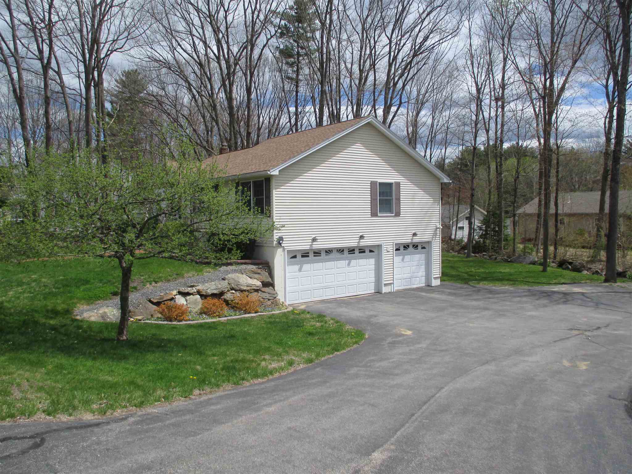 3 Capitol Circle Rochester, NH 03867 - Photo 5 of 32