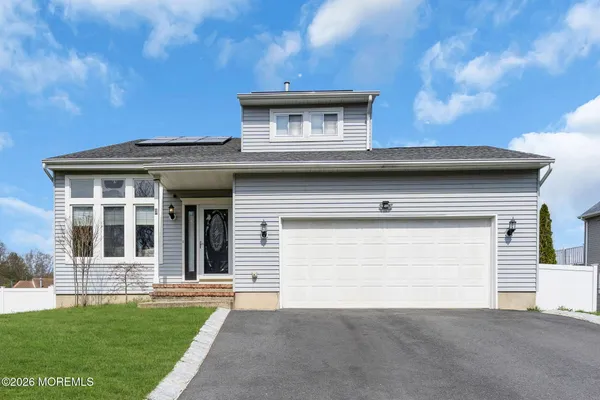 $835,000 | 8 Cripple Creek Road, Howell, NJ 07731