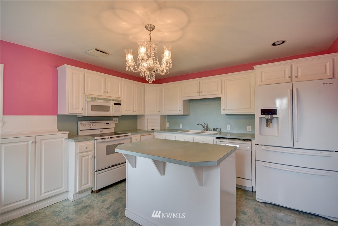 1441 North View Road Oak Harbor, WA 98277 - Photo 7 of 25 Gallery Image 7