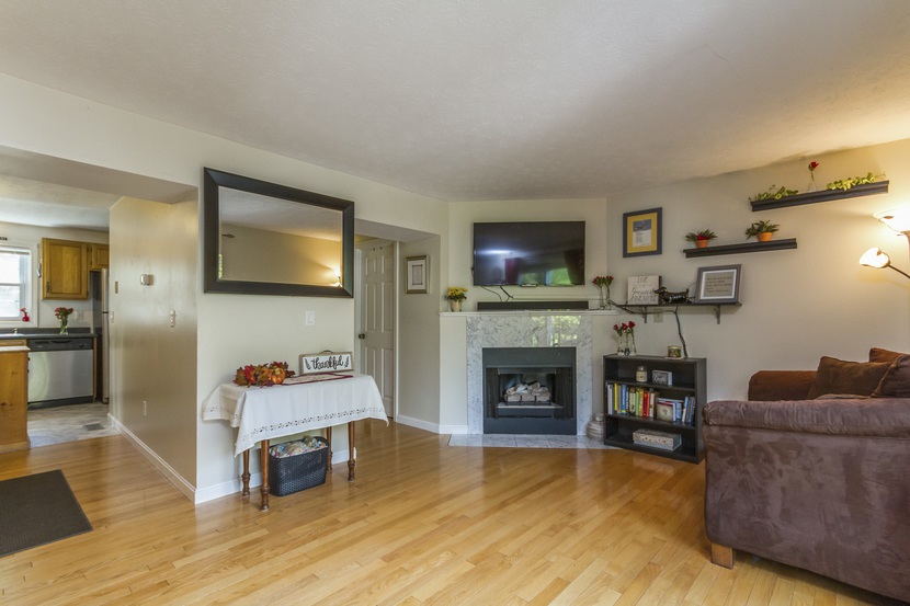 100 Weston Road Manchester, NH 03103 - Photo 5 of 25 Gallery Image 5