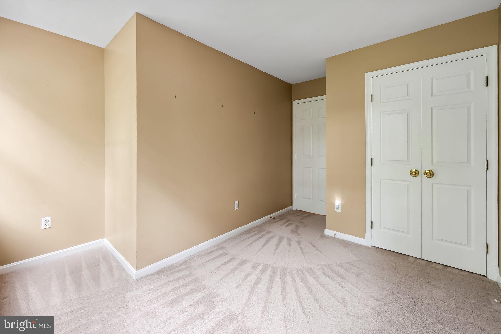 6902 Raven Lane Columbia, MD 21044 - Photo 36 of 47 a view of an empty room