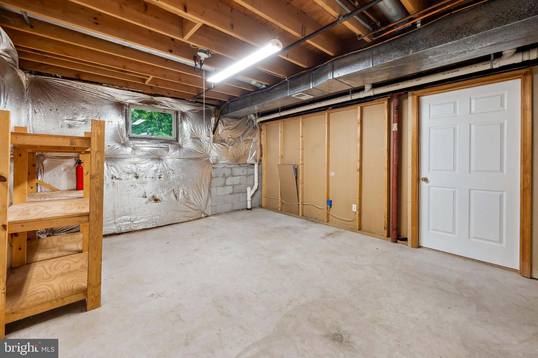6902 Raven Lane Columbia, MD 21044 - Photo 40 of 47 a view of an empty room