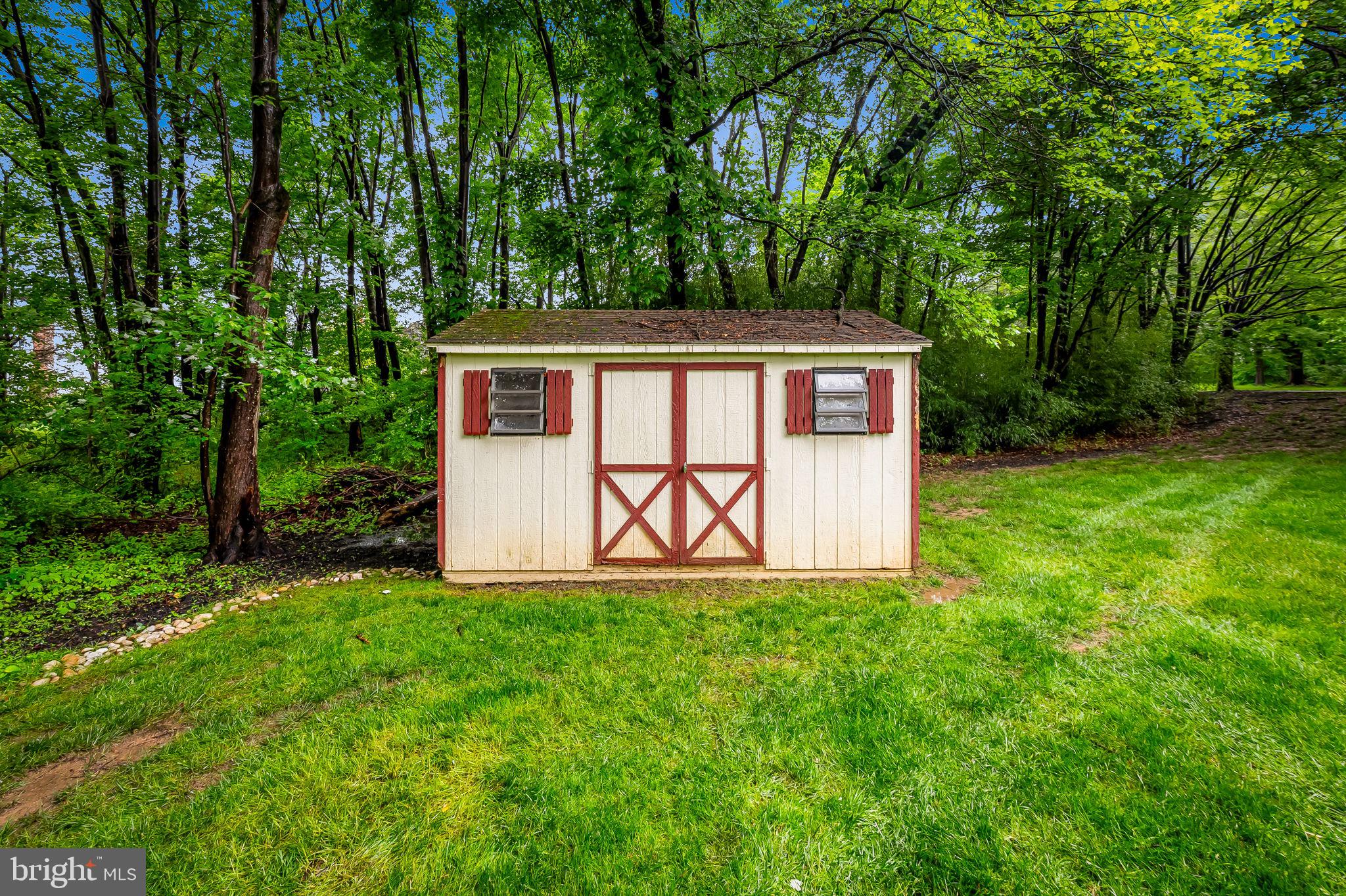 6902 Raven Lane Columbia, MD 21044 - Photo 41 of 47 a front view of a house with garden