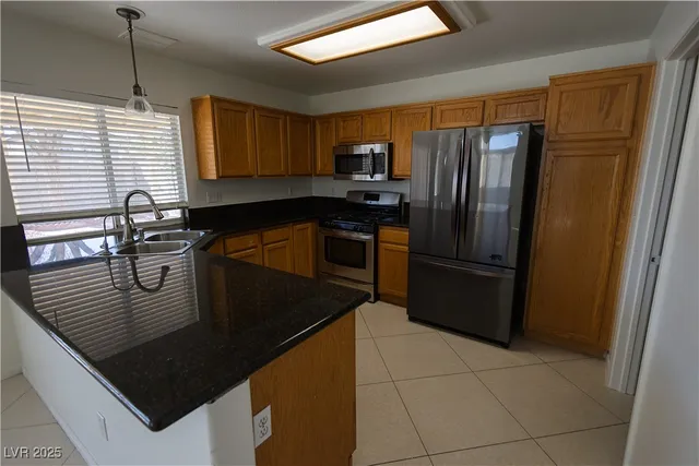 $2,300 | 7873 Laurelton Place, Las Vegas, NV 89147