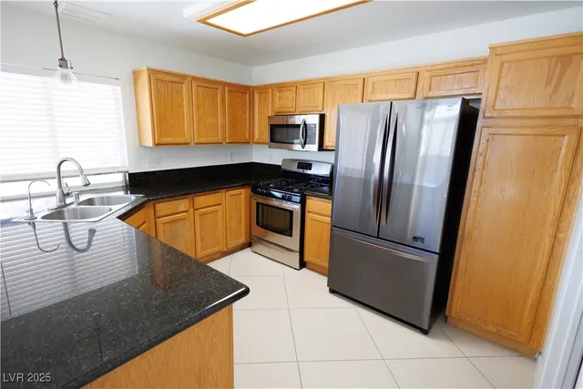 $2,300 | 7873 Laurelton Place, Las Vegas, NV 89147