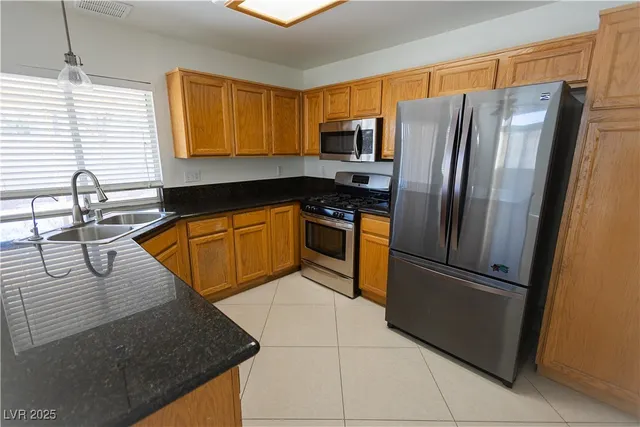 $2,300 | 7873 Laurelton Place, Las Vegas, NV 89147