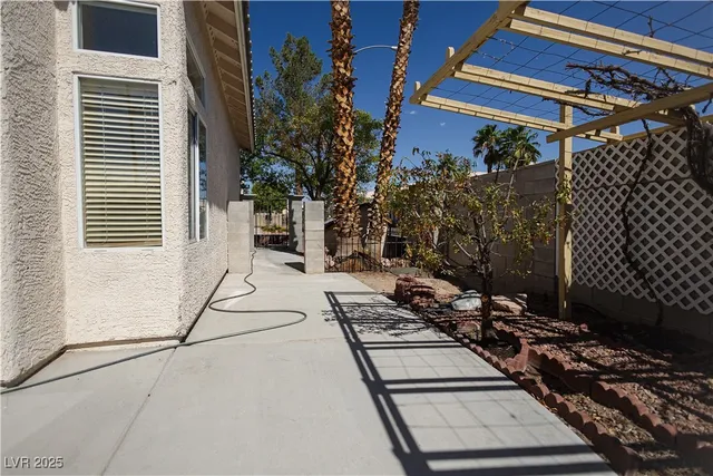 $2,300 | 7873 Laurelton Place, Las Vegas, NV 89147
