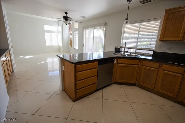 $2,300 | 7873 Laurelton Place, Las Vegas, NV 89147