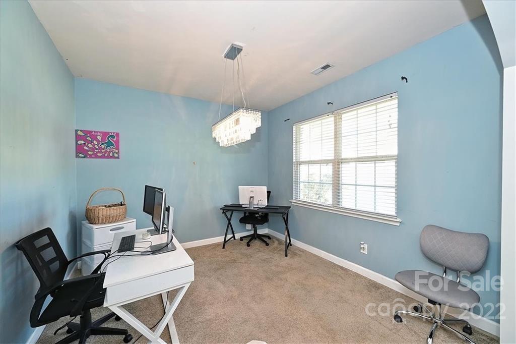 4533 David Cox Road Charlotte, NC 28269 - Photo 12 of 44 Gallery Image 12