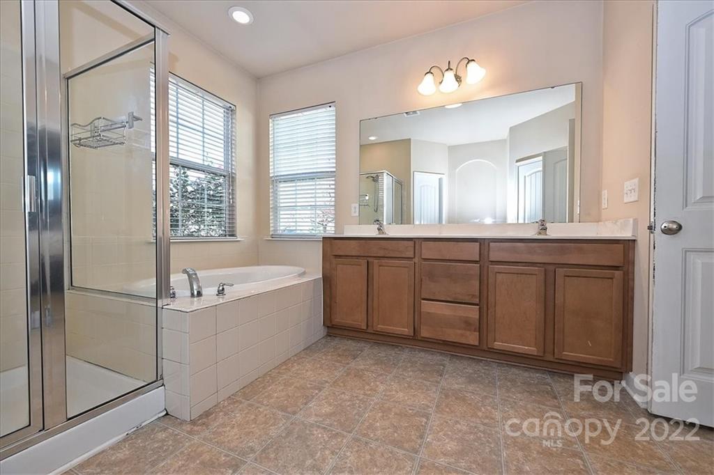 4533 David Cox Road Charlotte, NC 28269 - Photo 9 of 44 Gallery Image 9