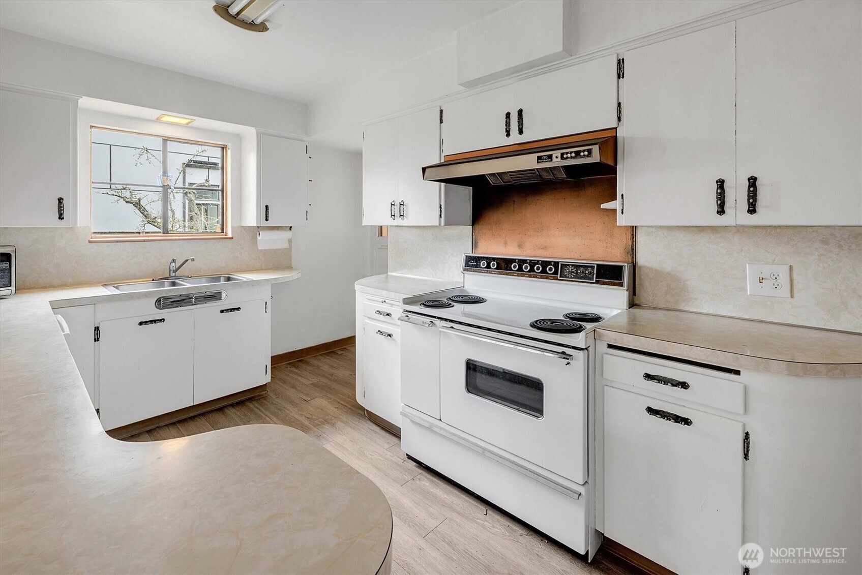 3002 Northwest 70th Street Seattle, WA 98117 - Photo 14 of 28