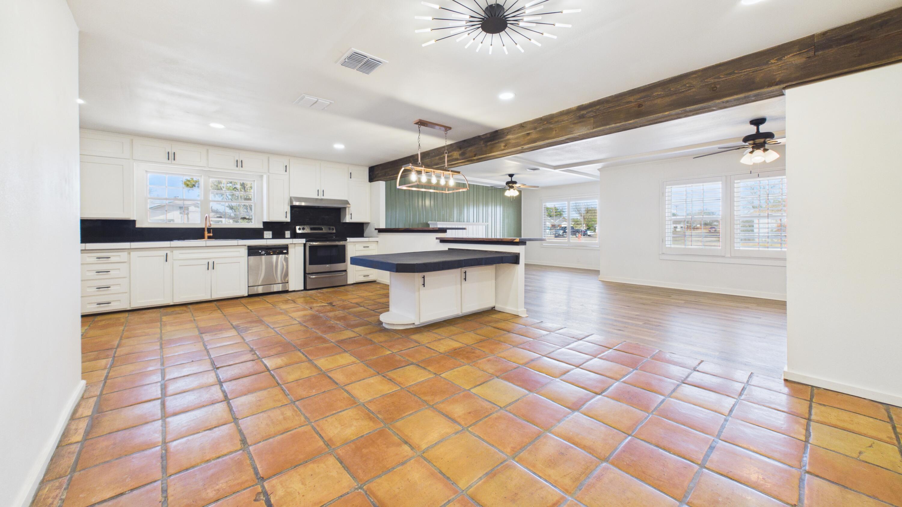 712 11th Street Shallowater, TX 79363 - Photo 17 of 61 CAM06379G6-PR0020-STILL031