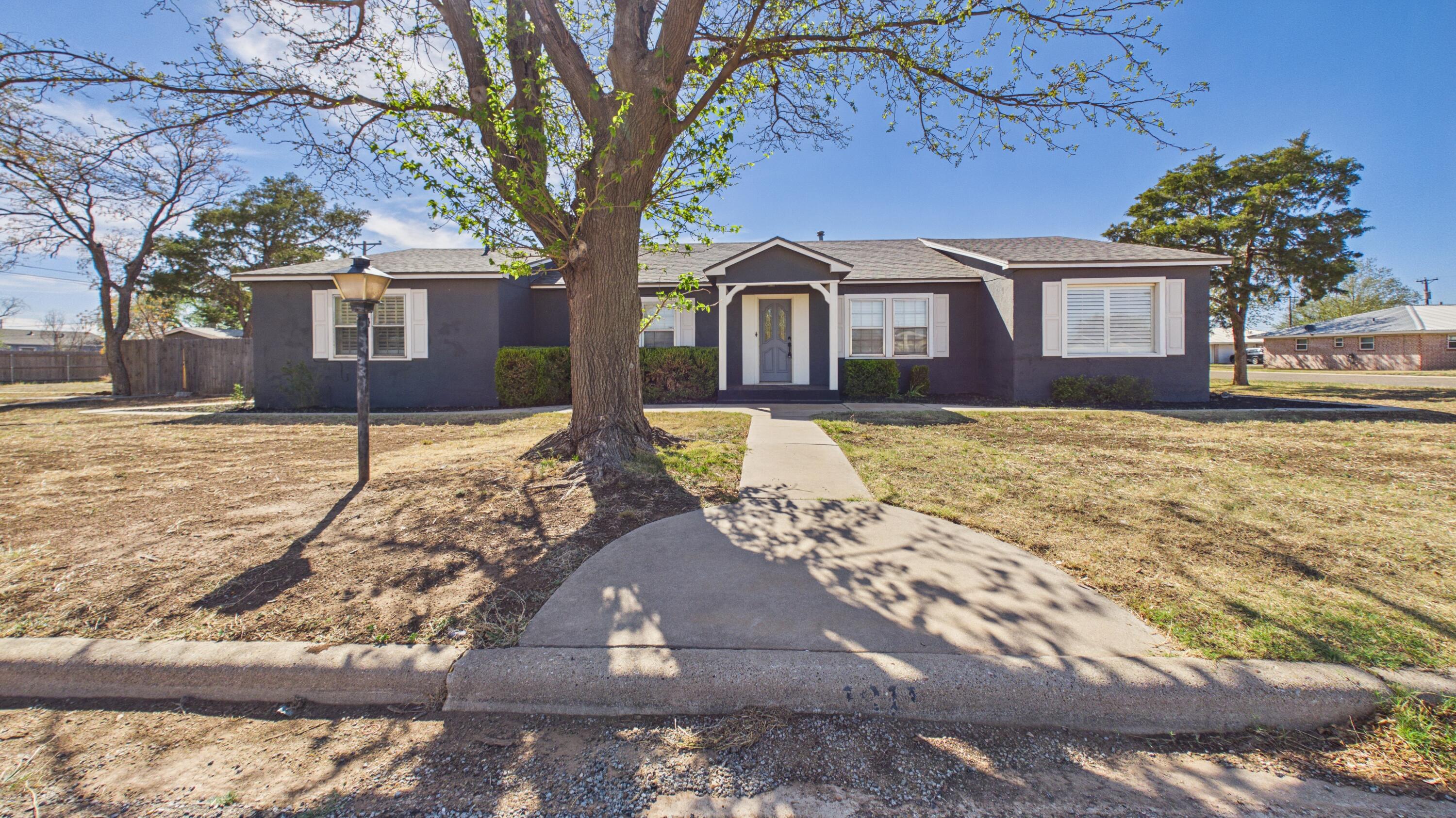 712 11th Street Shallowater, TX 79363 - Photo 2 of 61 CAM06379G6-PR0020-STILL002