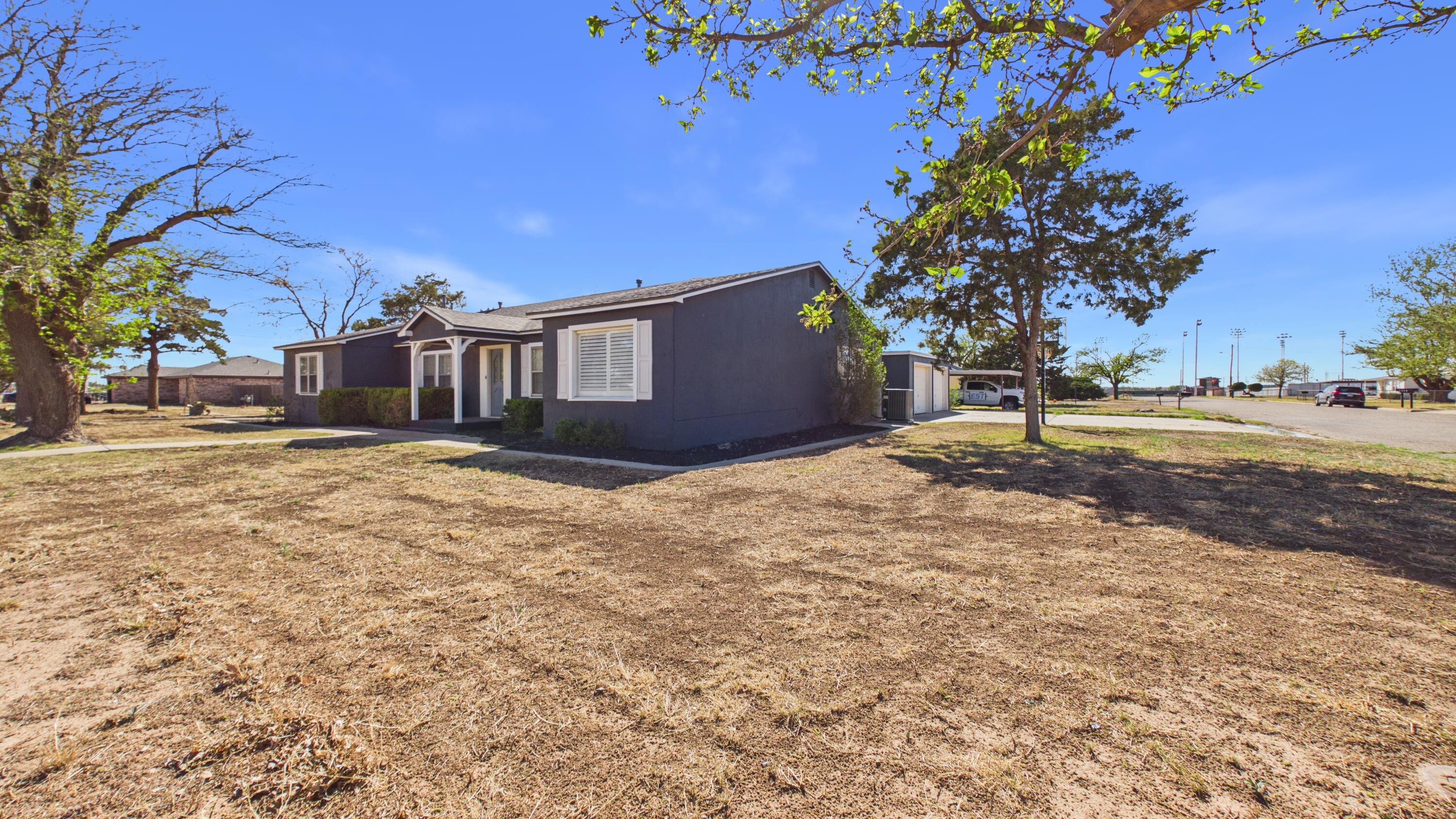 712 11th Street Shallowater, TX 79363 - Photo 4 of 61 CAM06379G6-PR0020-STILL003