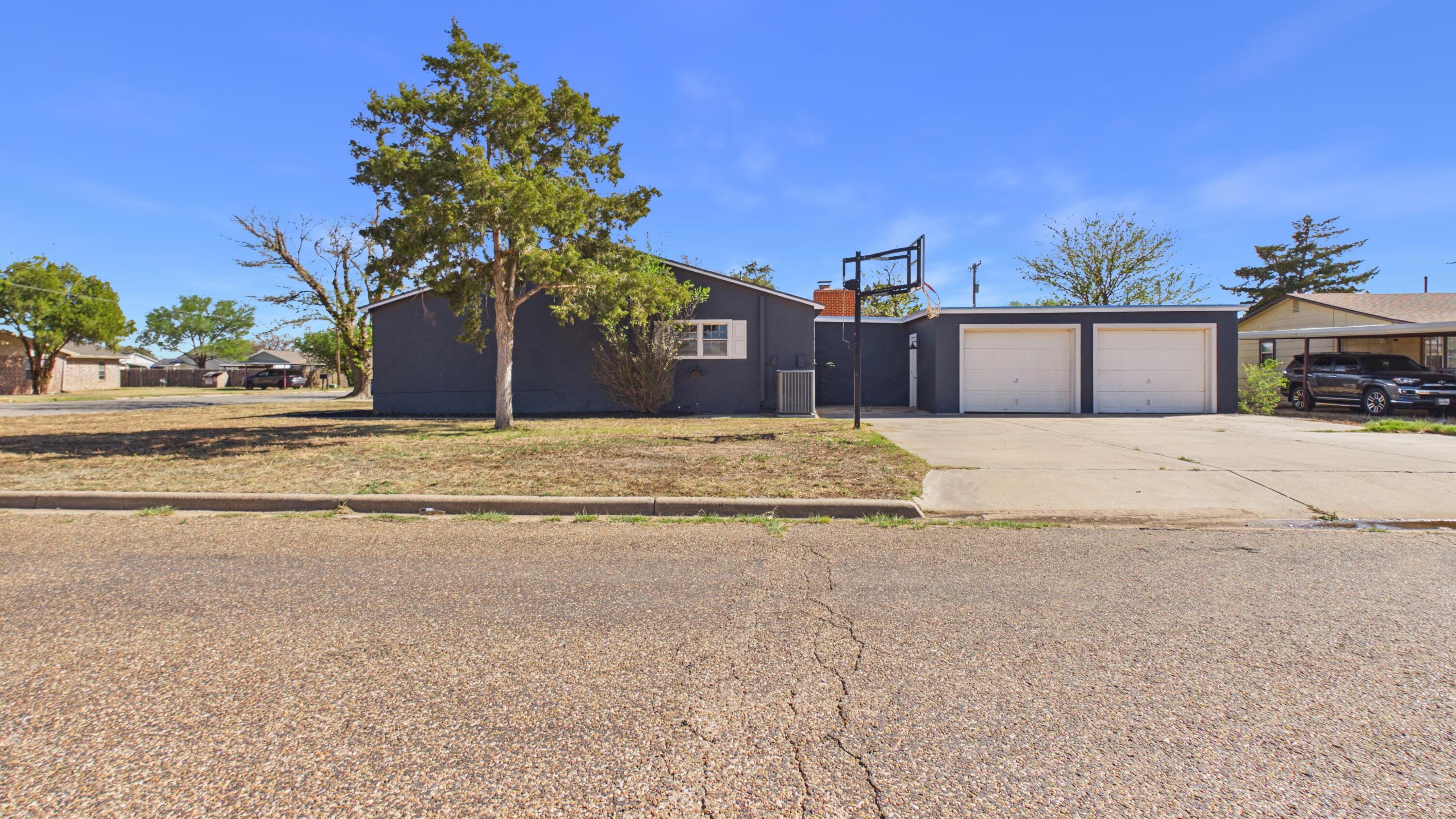 712 11th Street Shallowater, TX 79363 - Photo 5 of 61 CAM06379G6-PR0020-STILL004