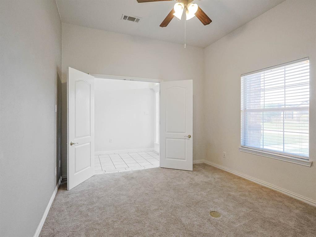 209 Clear Fork Trail Rhome, TX 76078 - Photo 6 of 26