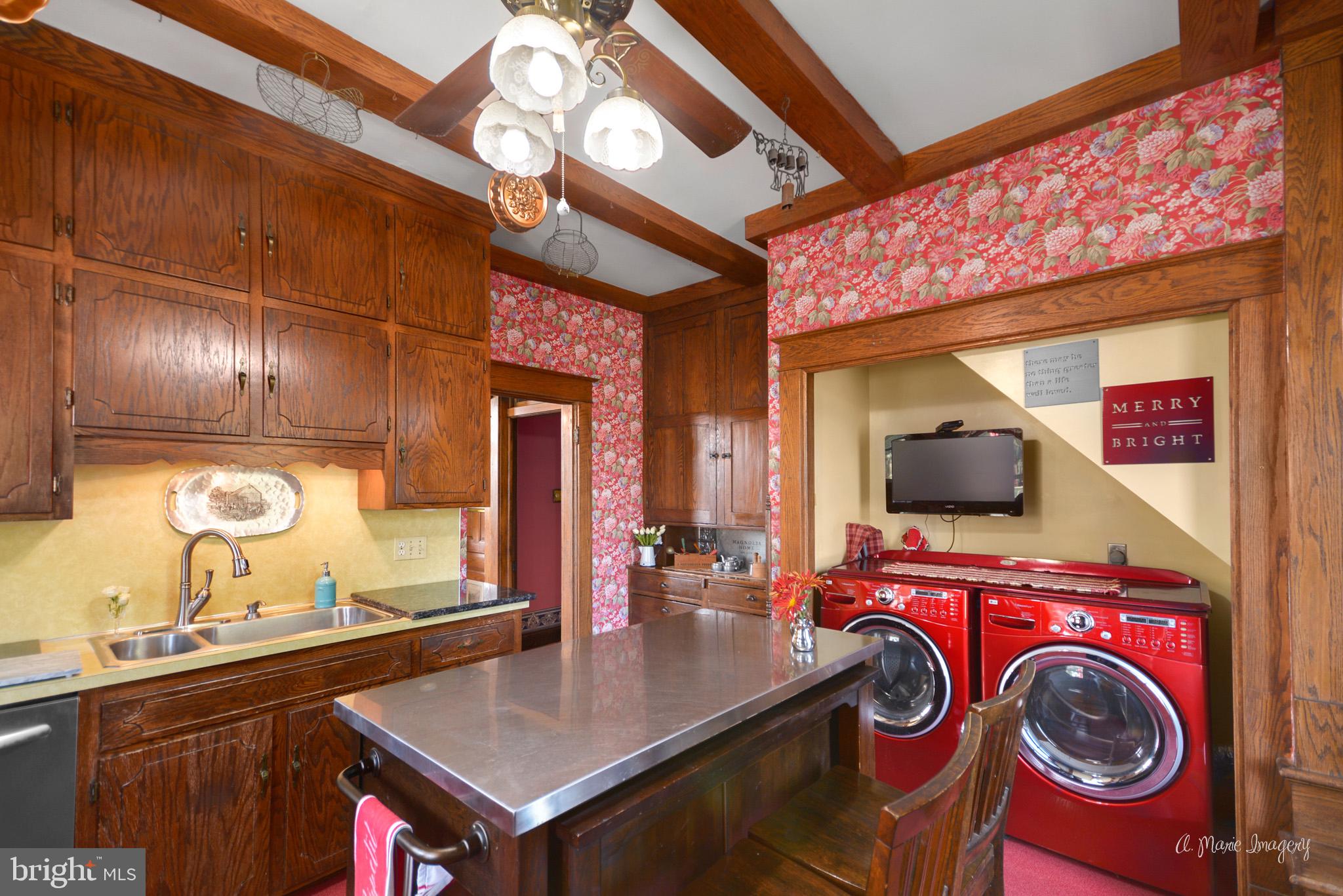 7229 Holter Road Middletown, MD 21769 - Photo 40 of 77 Kitchen w/main level laundry