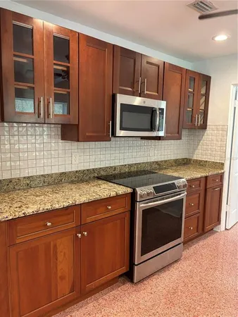 $1,850 | 422 15th Avenue South, St. Petersburg, FL 33701