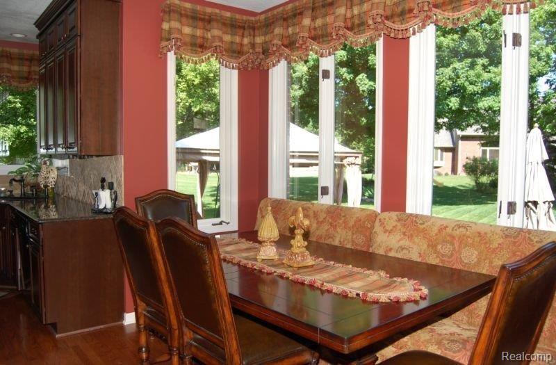 16722 Ryan Road Livonia, MI 48154 - Photo 5 of 25 Breakfast Nook