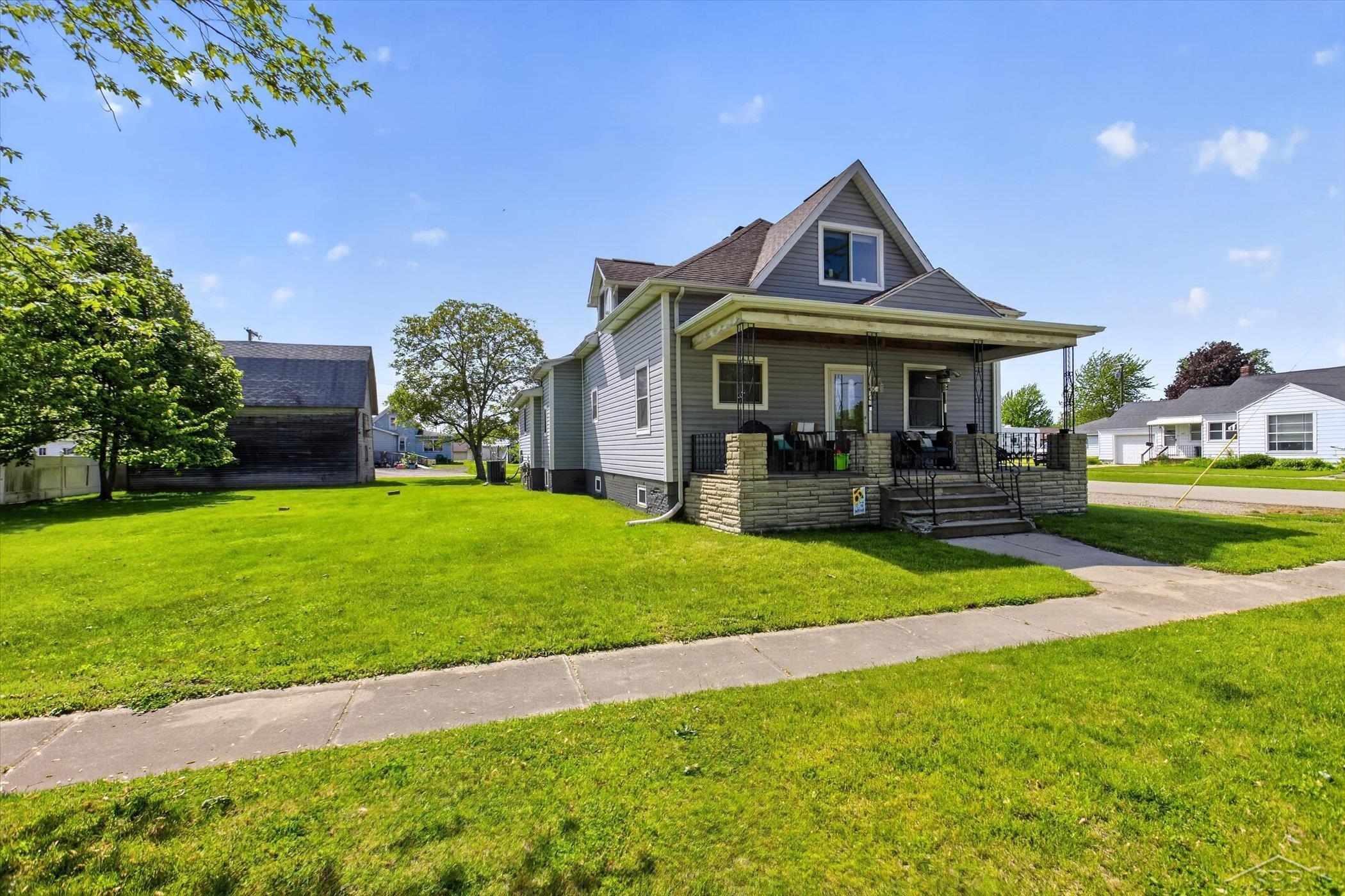 304 South 5th Street Sebewaing, MI 48759 - Photo 2 of 25