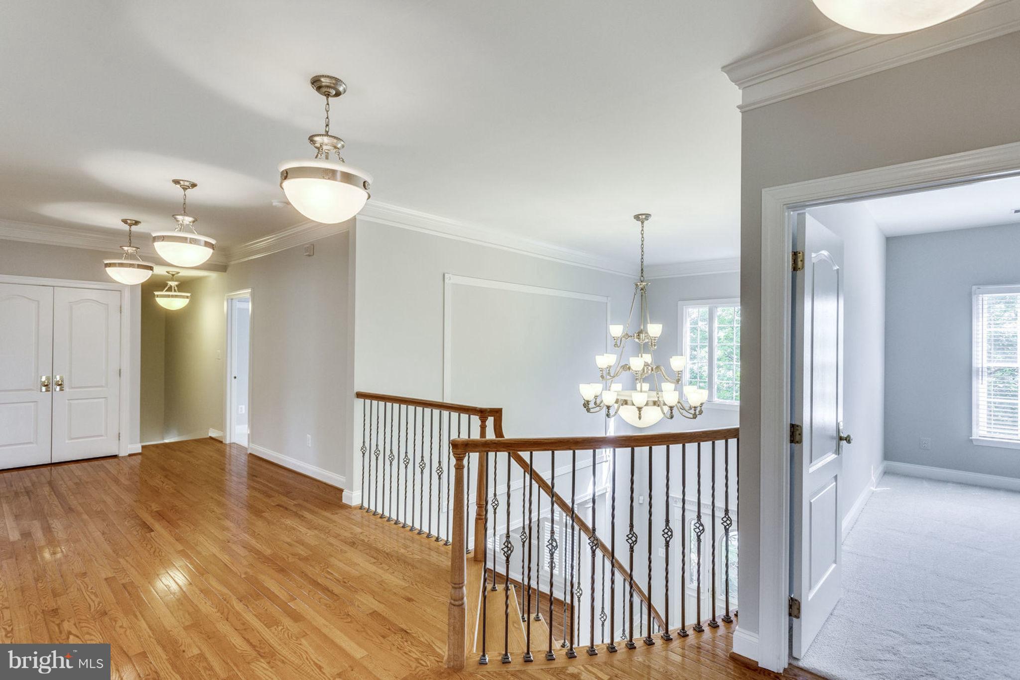 17559 Kinloch Ridge Court Leesburg, VA 20175 - Photo 16 of 30 Upstairs Hardwood Landing