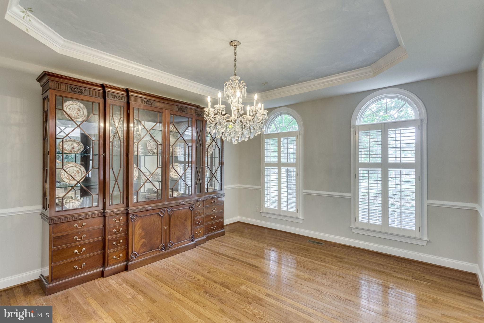 17559 Kinloch Ridge Court Leesburg, VA 20175 - Photo 6 of 30 Dining Room with Chair Railing Detail