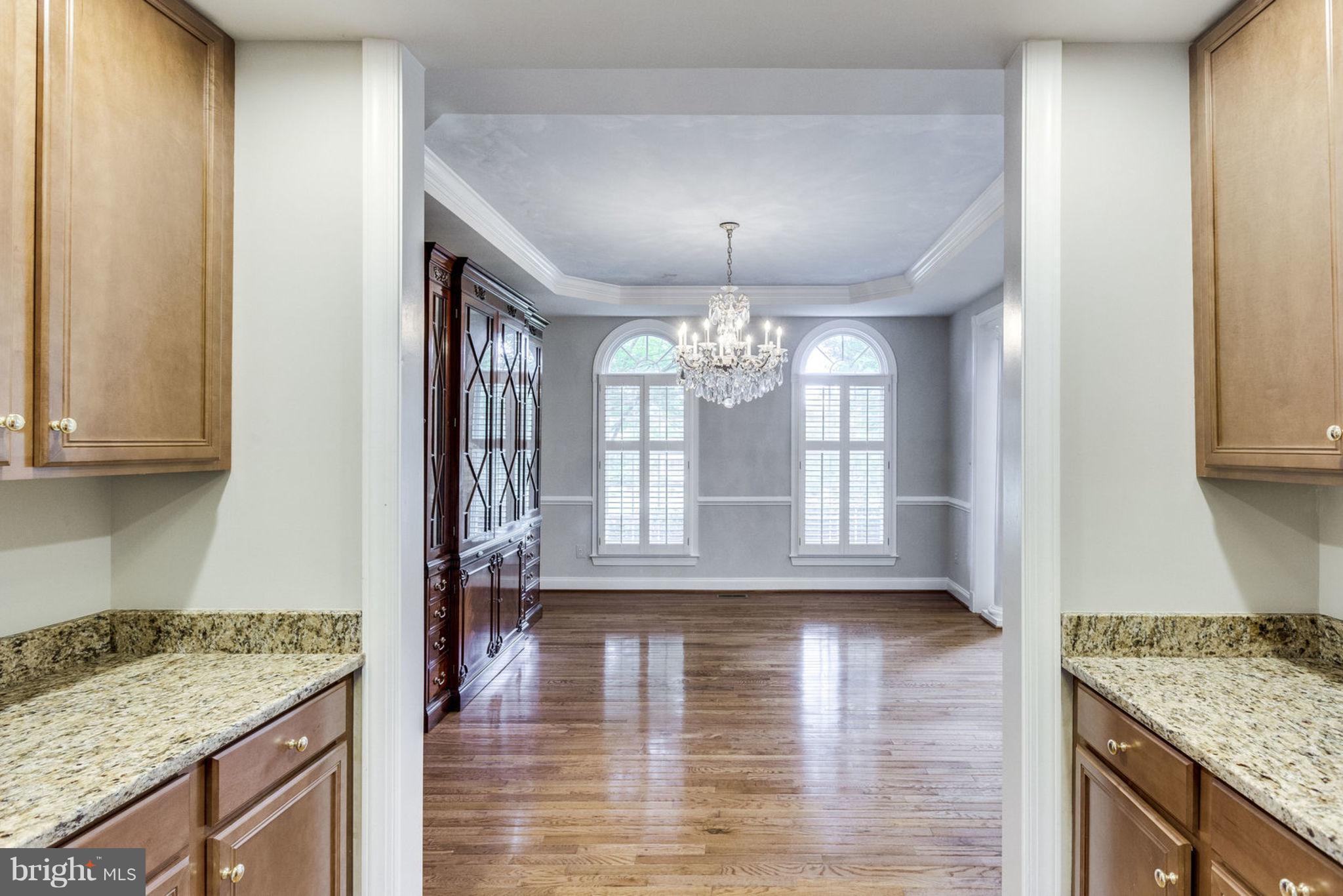 17559 Kinloch Ridge Court Leesburg, VA 20175 - Photo 7 of 30 Two Butlers Pantry's off Dining Room