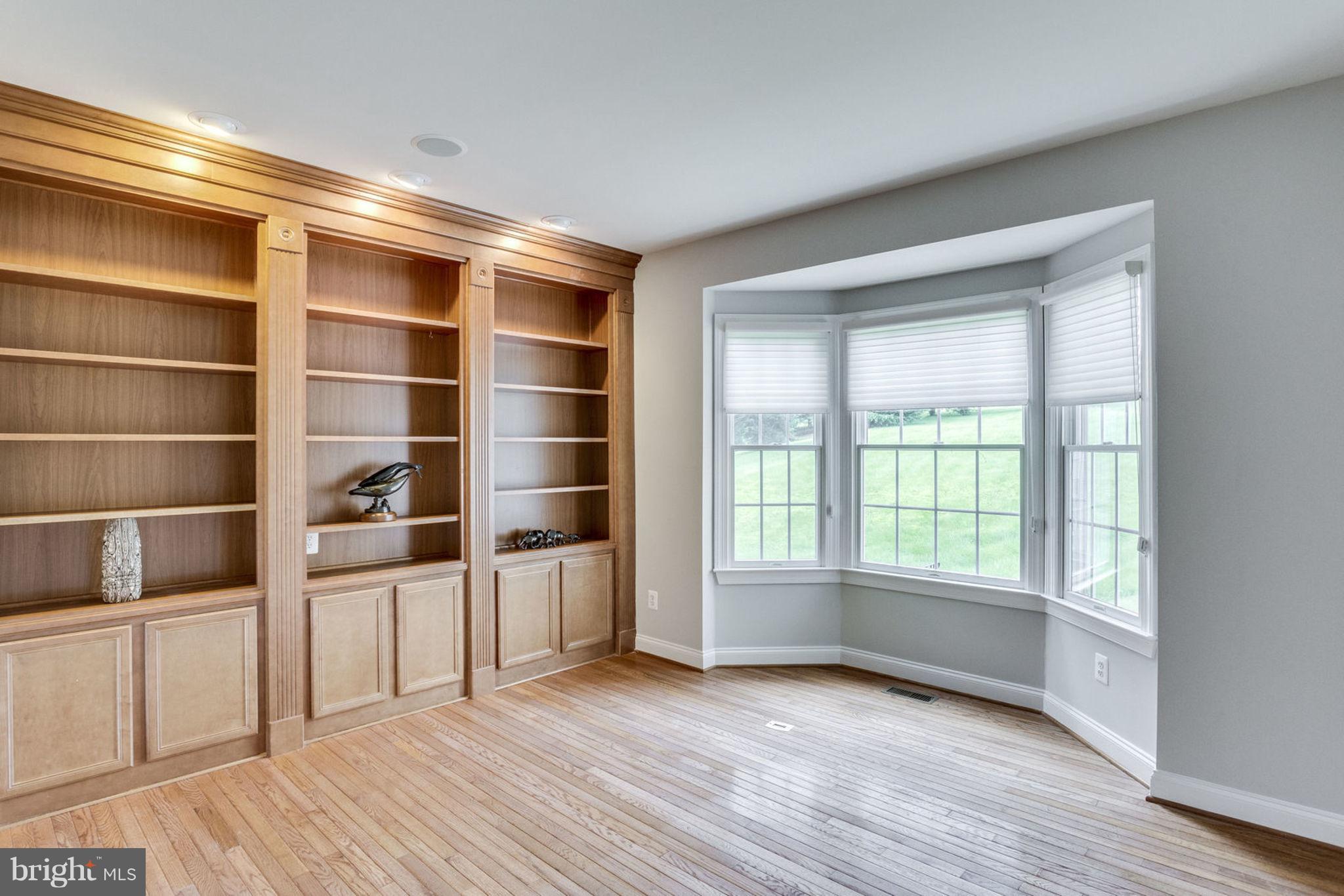 17559 Kinloch Ridge Court Leesburg, VA 20175 - Photo 10 of 30 Private Den with Built In Bookcases
