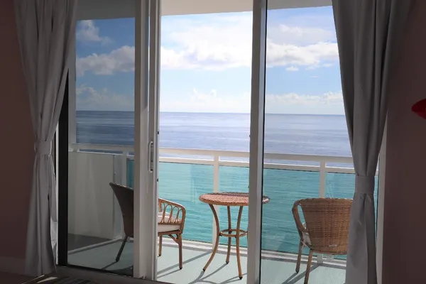 $3,300 | 3001 South Ocean Drive, Unit 1011, Hollywood, FL 33019