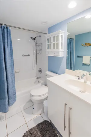 $3,300 | 3001 South Ocean Drive, Unit 1011, Hollywood, FL 33019