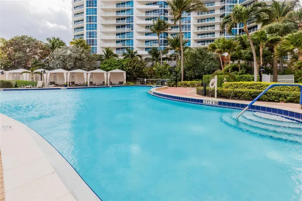 $3,300 | 3001 South Ocean Drive, Unit 1011, Hollywood, FL 33019