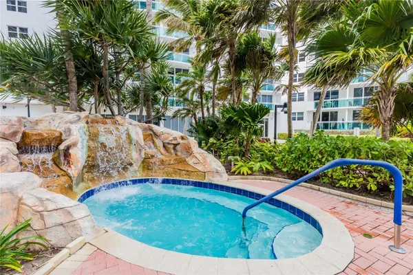 $3,300 | 3001 South Ocean Drive, Unit 1011, Hollywood, FL 33019