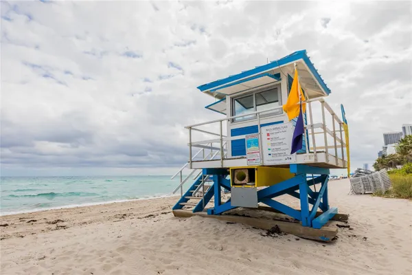 $3,300 | 3001 South Ocean Drive, Unit 1011, Hollywood, FL 33019