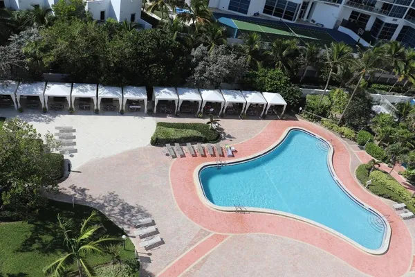 $3,300 | 3001 South Ocean Drive, Unit 1011, Hollywood, FL 33019