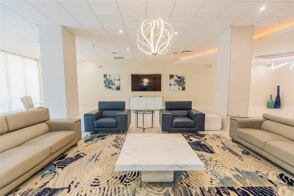 $3,300 | 3001 South Ocean Drive, Unit 1011, Hollywood, FL 33019