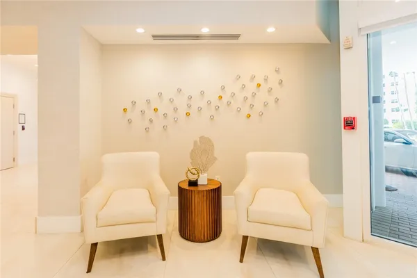 $3,300 | 3001 South Ocean Drive, Unit 1011, Hollywood, FL 33019