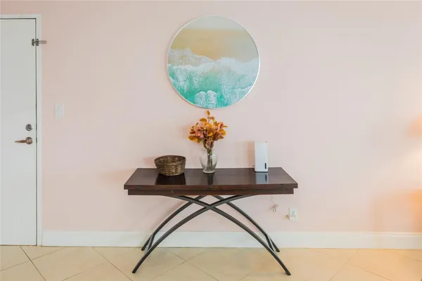 $3,300 | 3001 South Ocean Drive, Unit 1011, Hollywood, FL 33019