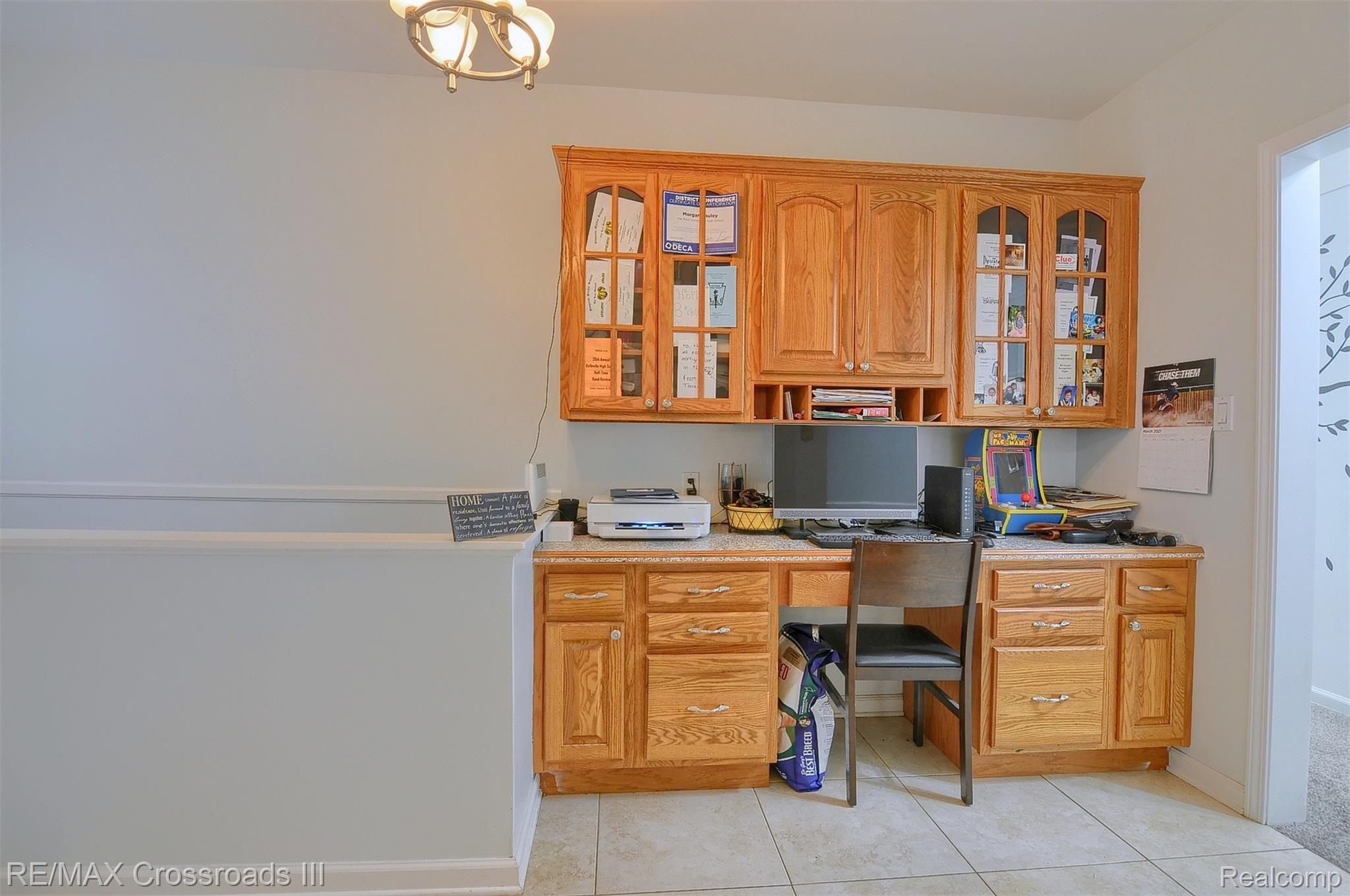 16355 Haggerty Road Belleville, MI 48111 - Photo 22 of 48 21-Office-Nook.jpg