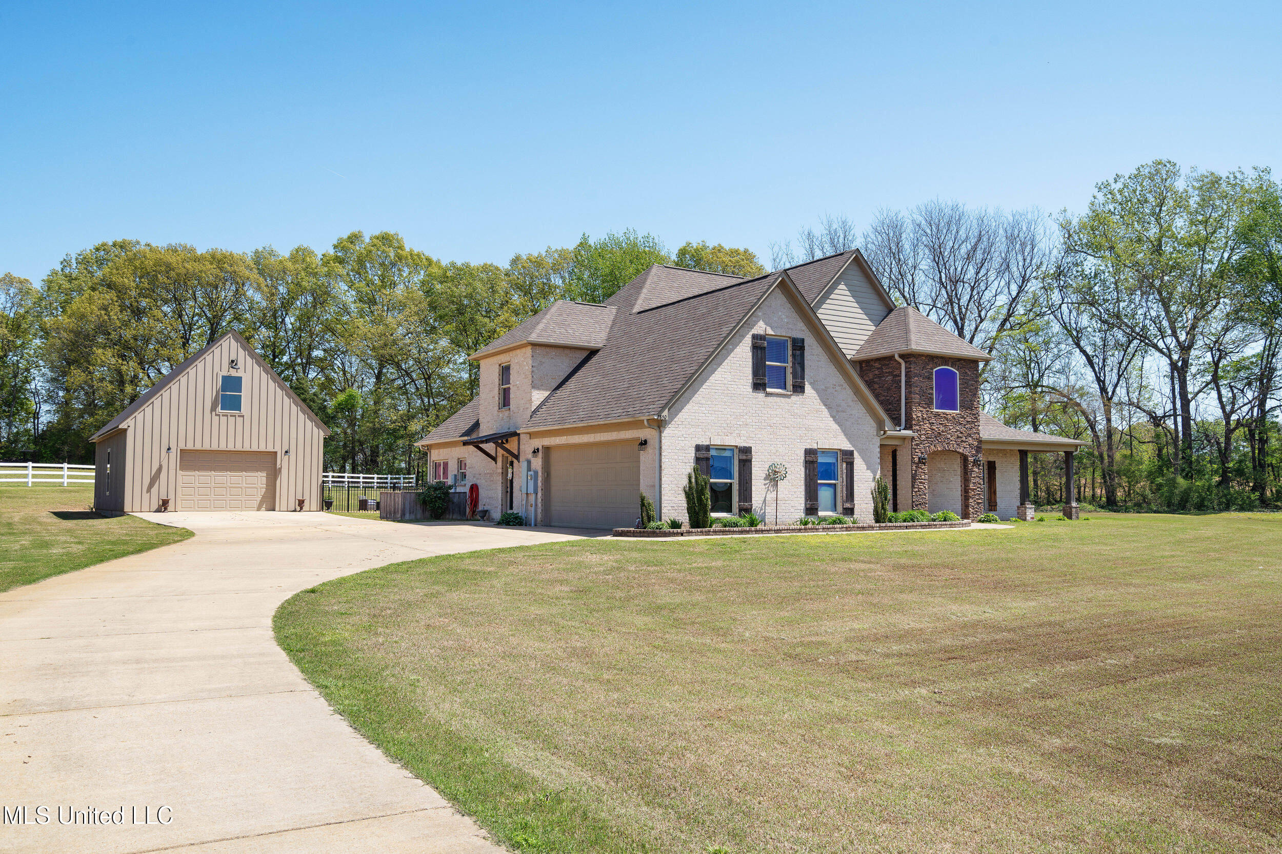 2850 Horn Lake Road Hernando, MS 38632 - Photo 1 of 56 Welcome home to 2850 Horn Lake Rd.